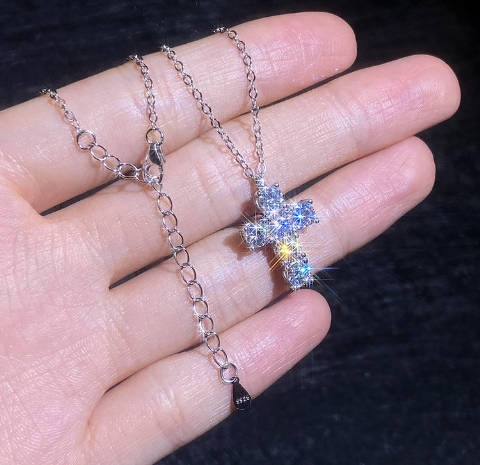 S925 Sterling Silver Moissanite Cross Pendant Necklace for Lady 3